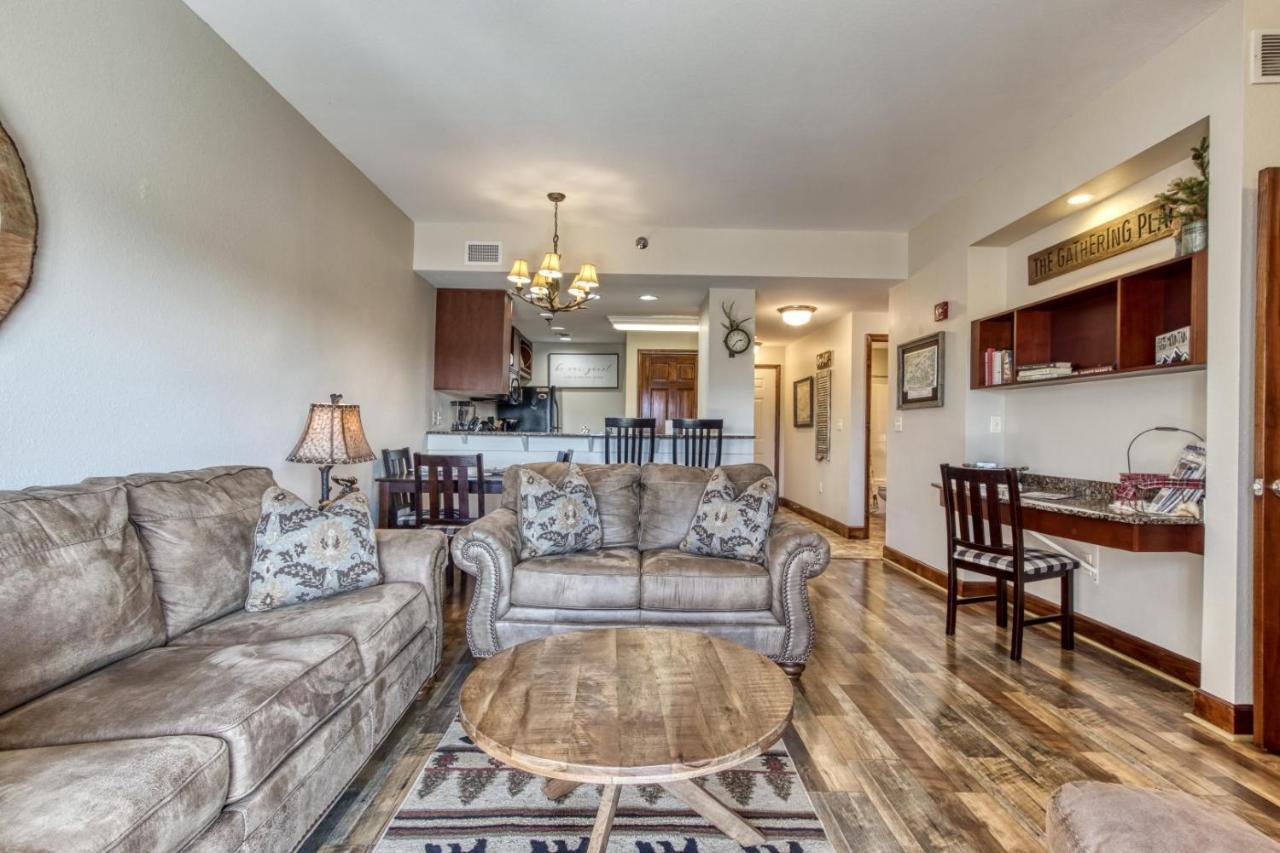 Gorgeous 2Bd 2Bth Condo With Mountain Views Pool Hot Tub Game Room Close To Parkway Pigeon Forge Εξωτερικό φωτογραφία