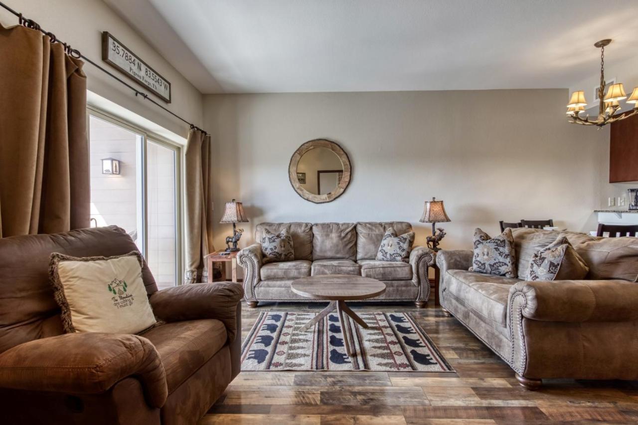 Gorgeous 2Bd 2Bth Condo With Mountain Views Pool Hot Tub Game Room Close To Parkway Pigeon Forge Εξωτερικό φωτογραφία